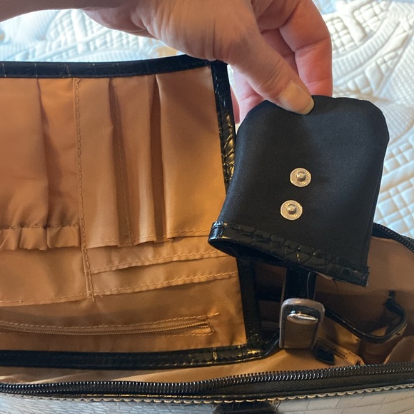 Woman’s Work Bag - Picture 3 of 14